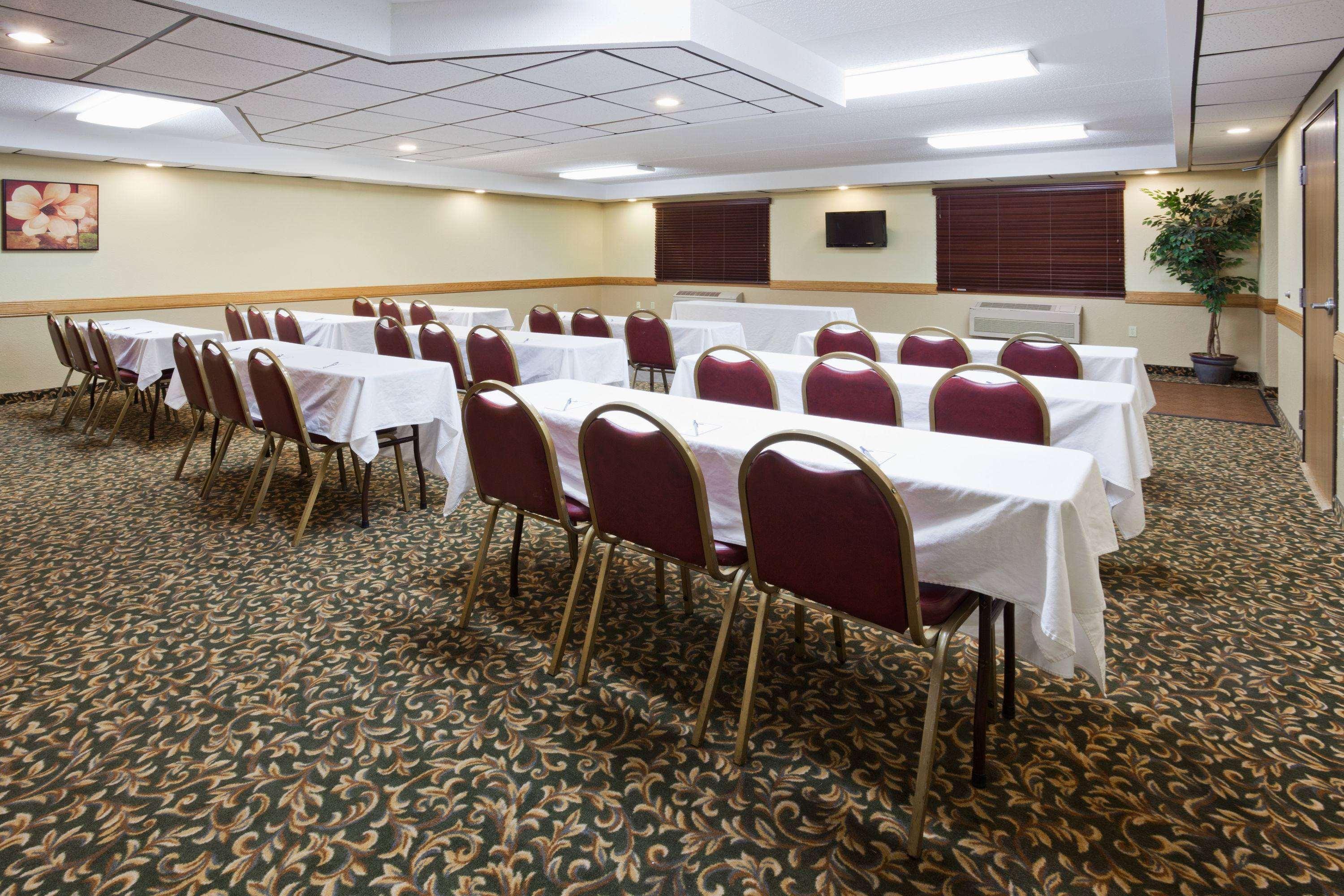 Americinn By Wyndham Fargo West Acres Extérieur photo